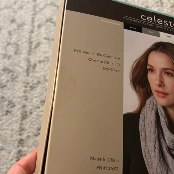 royal blue cashmere blend infinity scarf brand new in box never opened - Picture 3 of 4